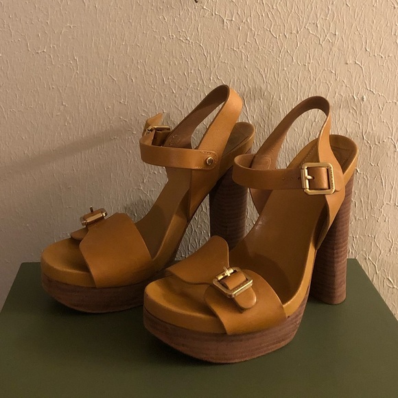Tory Burch Brown Wooden Heeled Platforms - Picture 2 of 8
